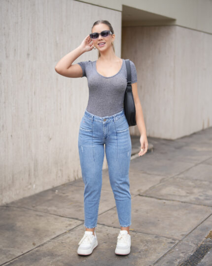 Mom Yanira
